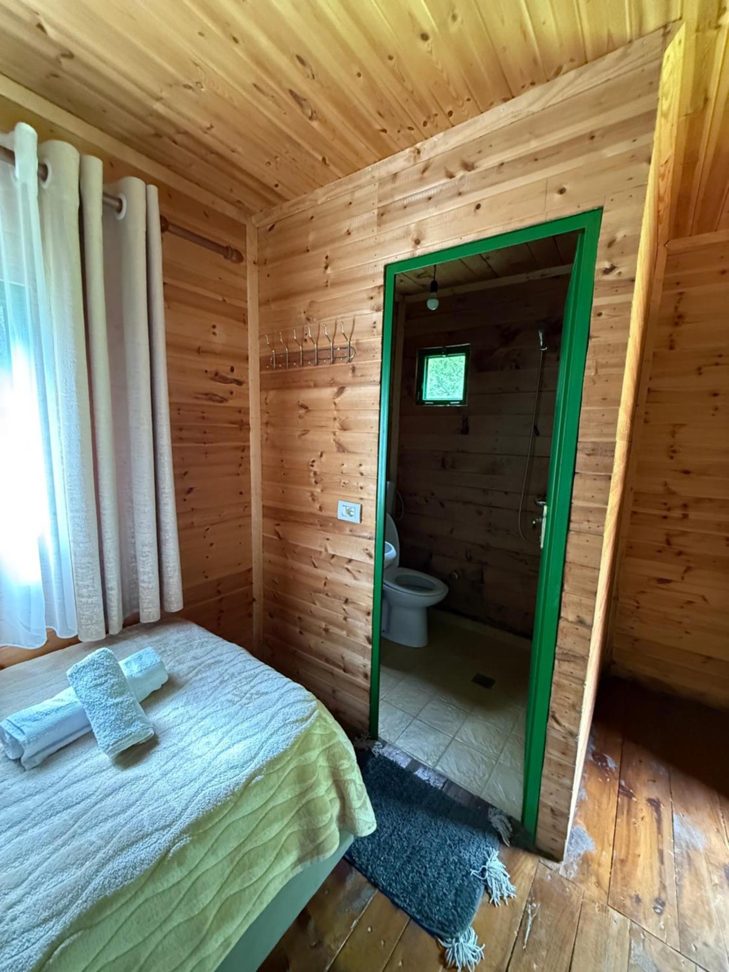 Pensjonat Bujtina Zemra Tradites *